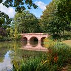 Rote Brücke im Park Schönbrunn