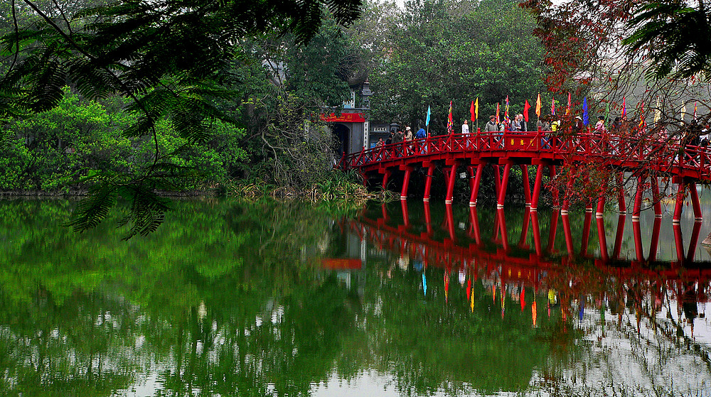 Rote Brücke von Hanoi - Vietnam