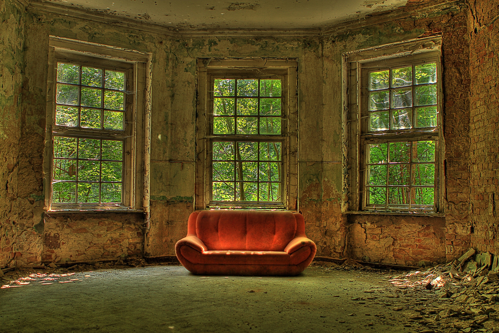 Rote Couch Foto Bild Architektur Lost Places Brandenburg Bilder Auf Fotocommunity