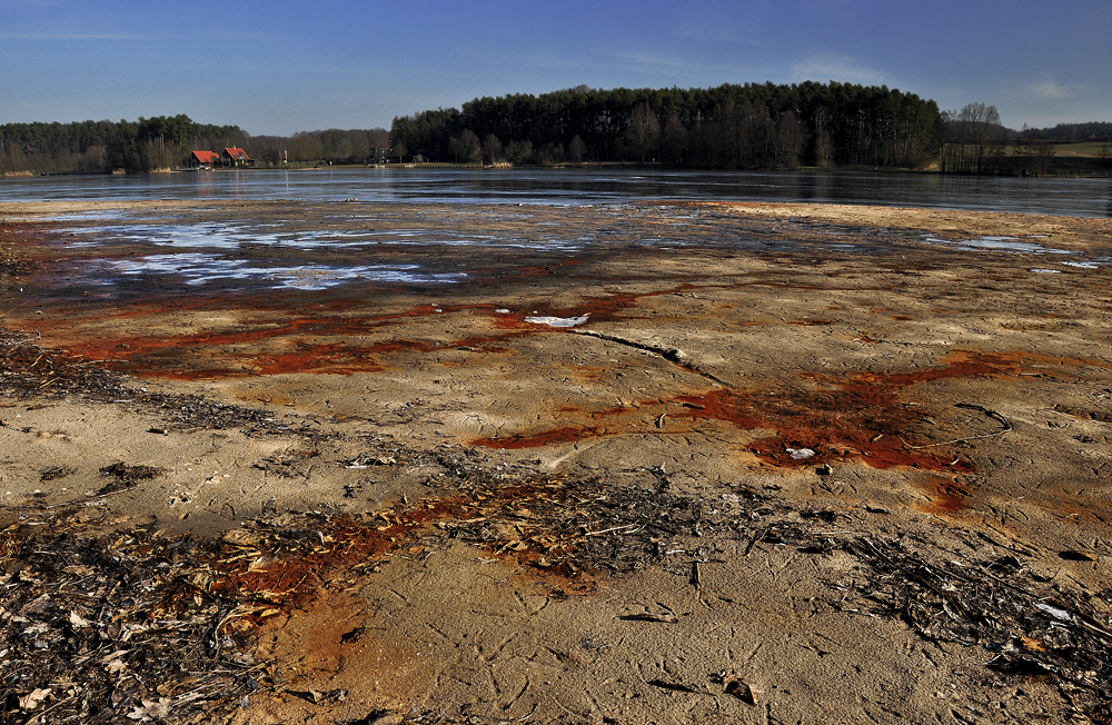 Rote Erde am Rothsee