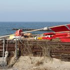 Rote Fahnen am Fischerstrand