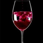 Rote Farbe im Glas