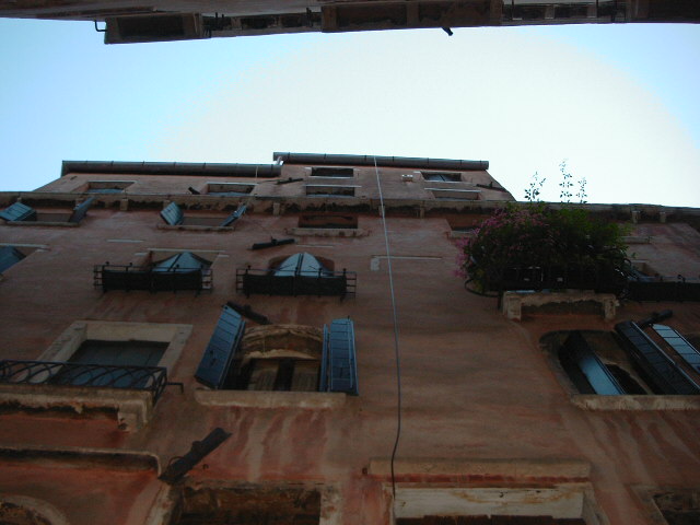 Rote Fassade