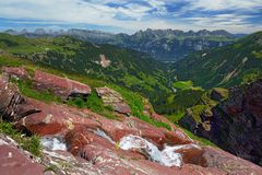 Rote Felsen in der Schweiz