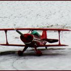 Rote Flugzeuge findet man auch im Schnee wieder!