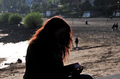 Rote Haare am Strand