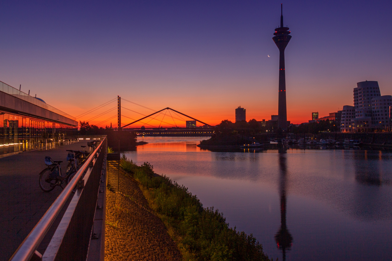 Rote Himmel über Düsseldorf