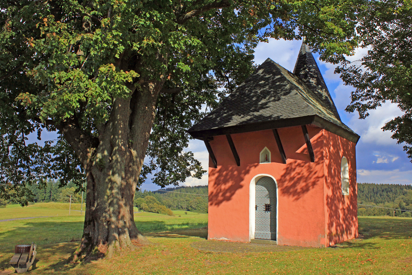 Rote Kapelle (Annakapelle) bei Friesenhagen 4 Foto & Bild architektur