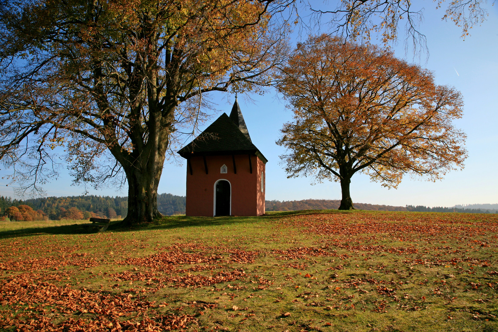 Rote Kapelle im Hebst