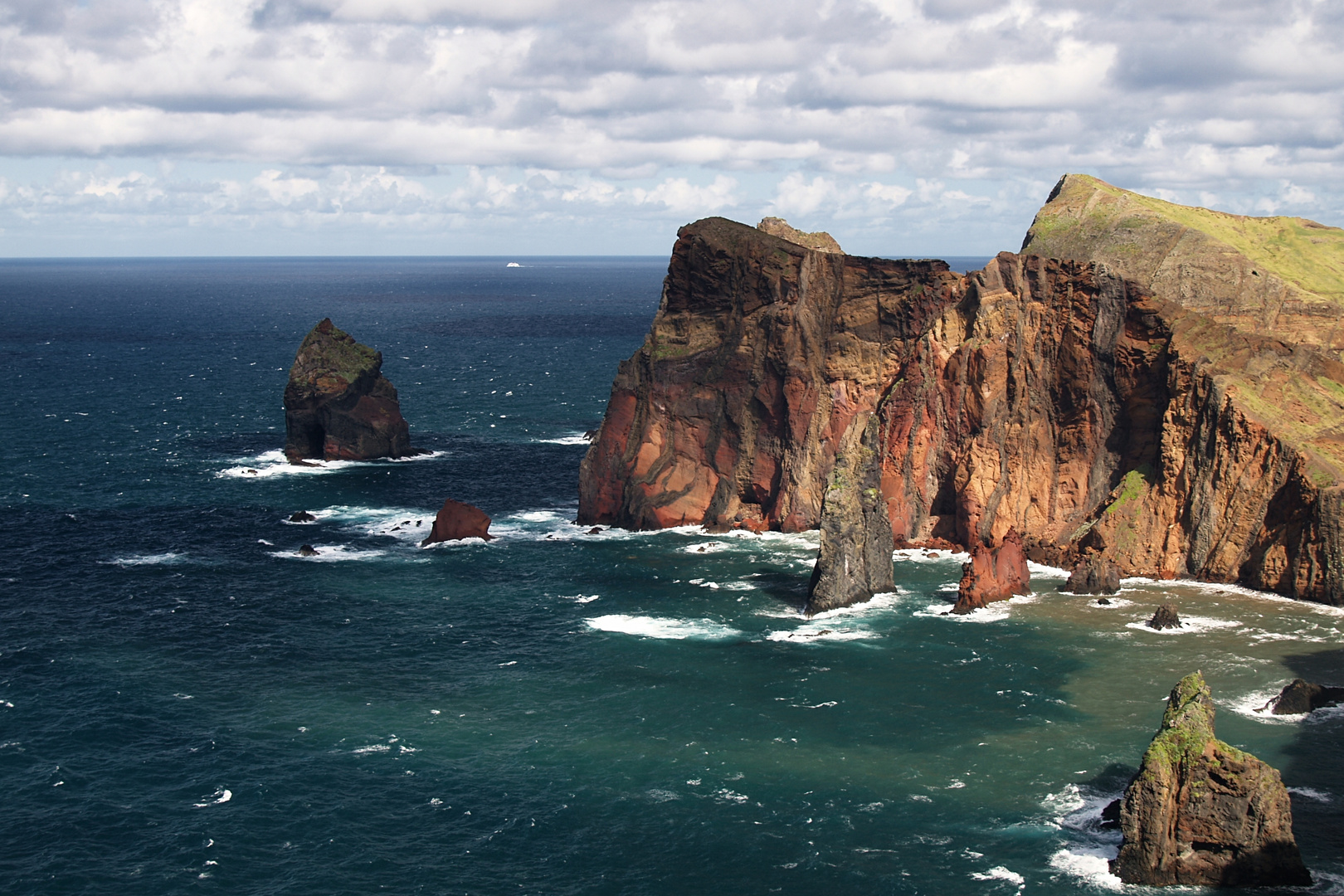 Rote Klippen vor Madeira