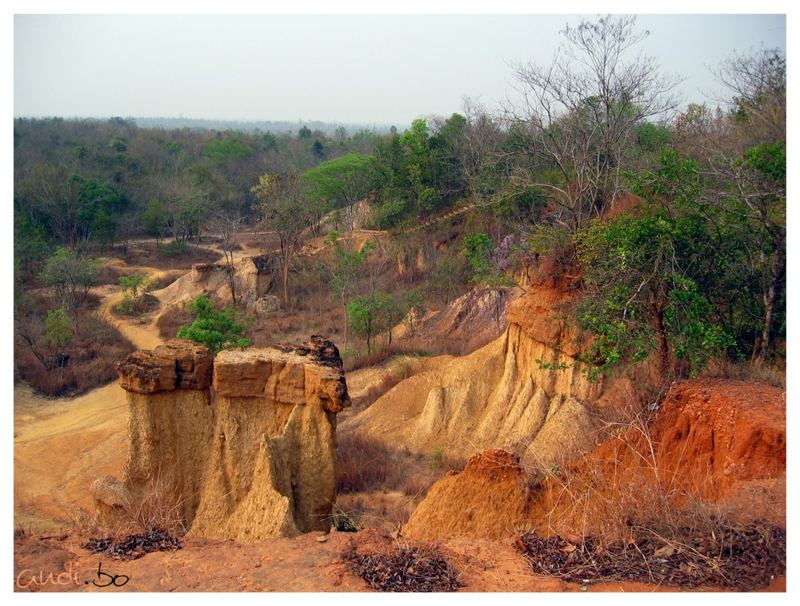 Rote Landschaft der Geister