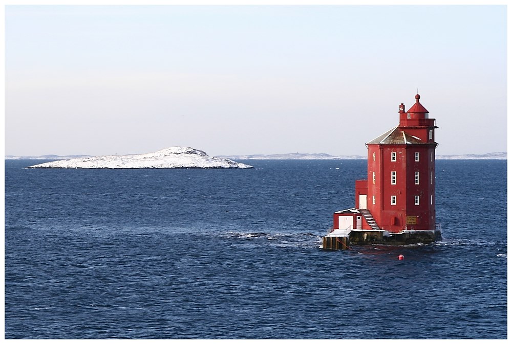 Rote Leuchtturm von Kjeungskjaer