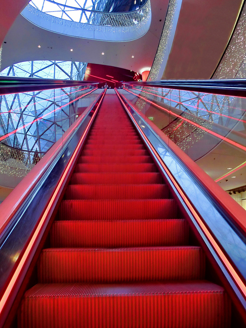 Rote Rolltreppe