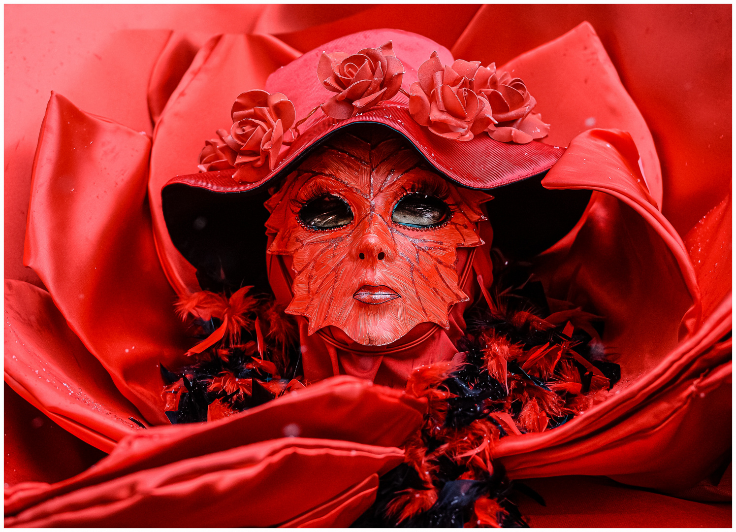 Rote Rosen Maske !