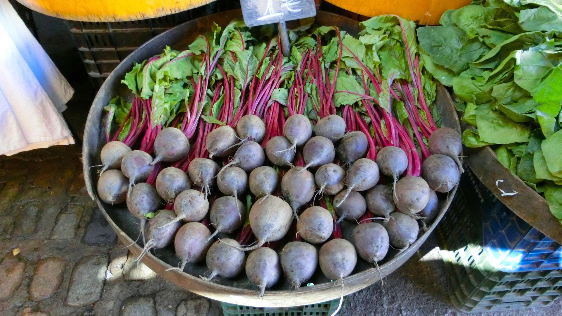 Rote Rüben am Markt von Saloniki