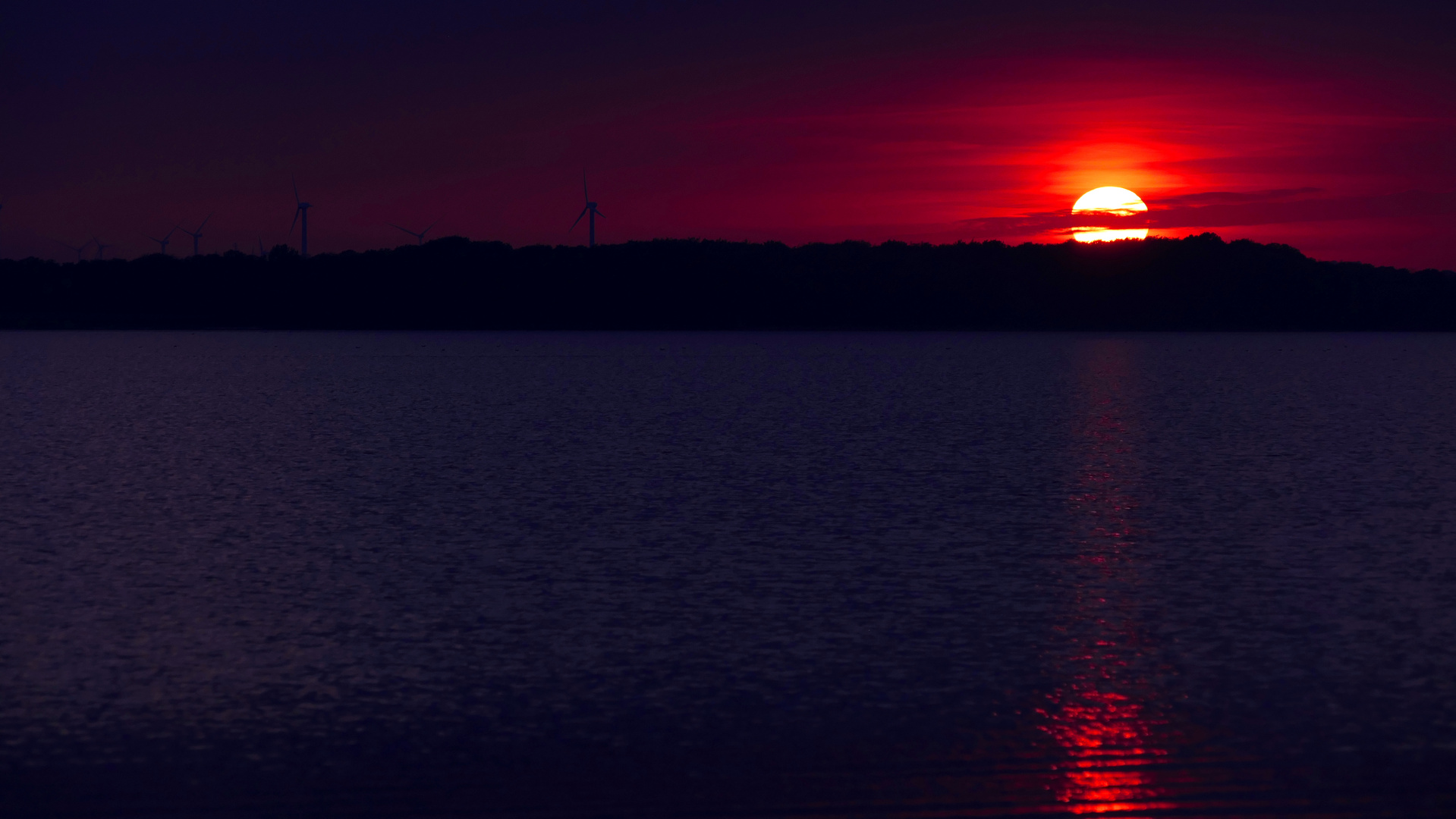 Rote Sonne an der Ostsee