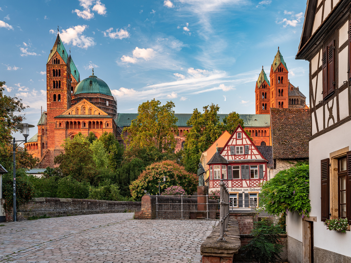 Rote Sonne - roter Stein