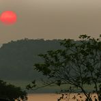 Rote Sonne über Polonnaruwa