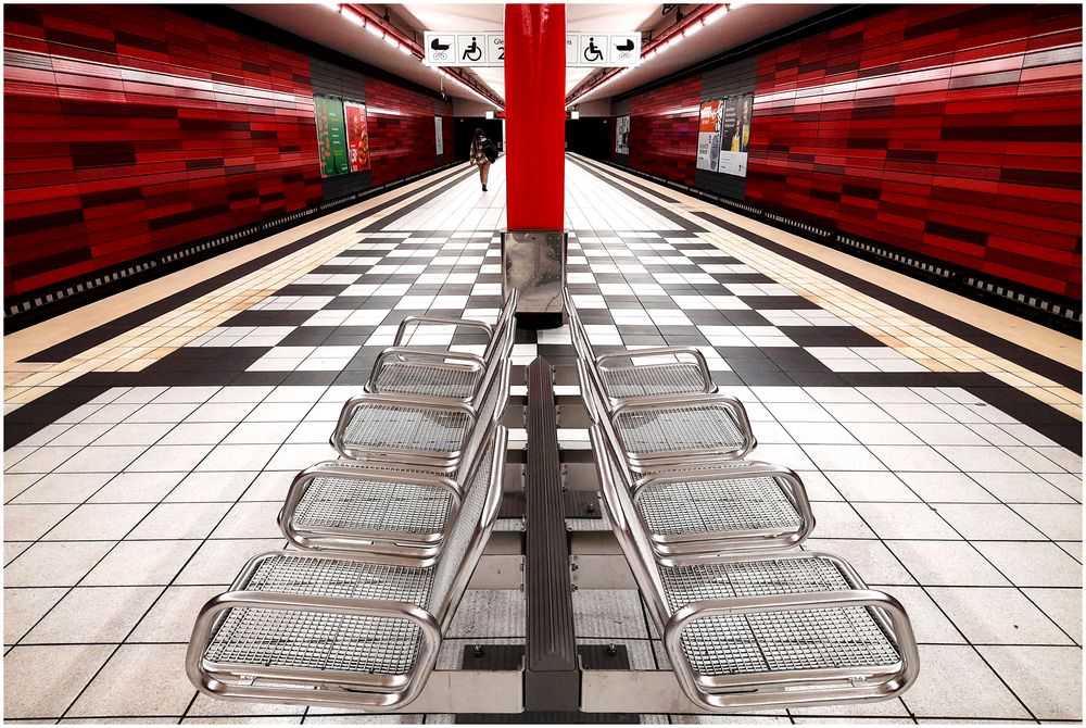 Rote Station 2