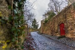 Rote Tür auf dem Weg zum Landgrafenschloss, Marburg