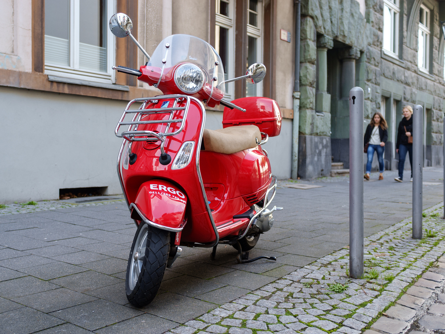 Rote Vespa