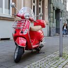 Rote Vespa