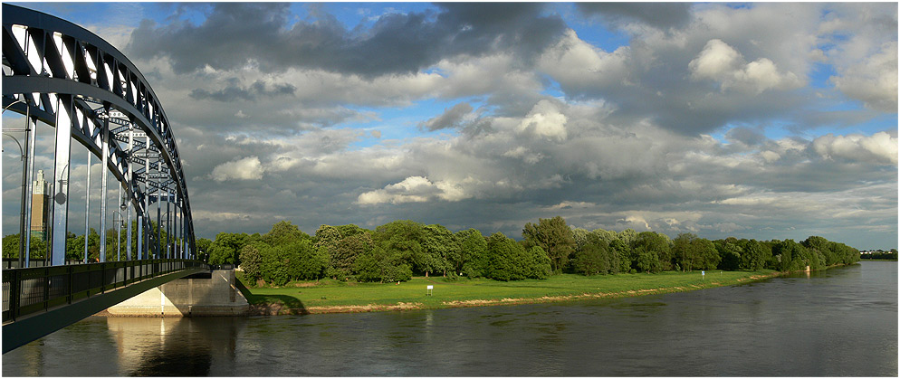 Rotehornpark mit *-Brücke