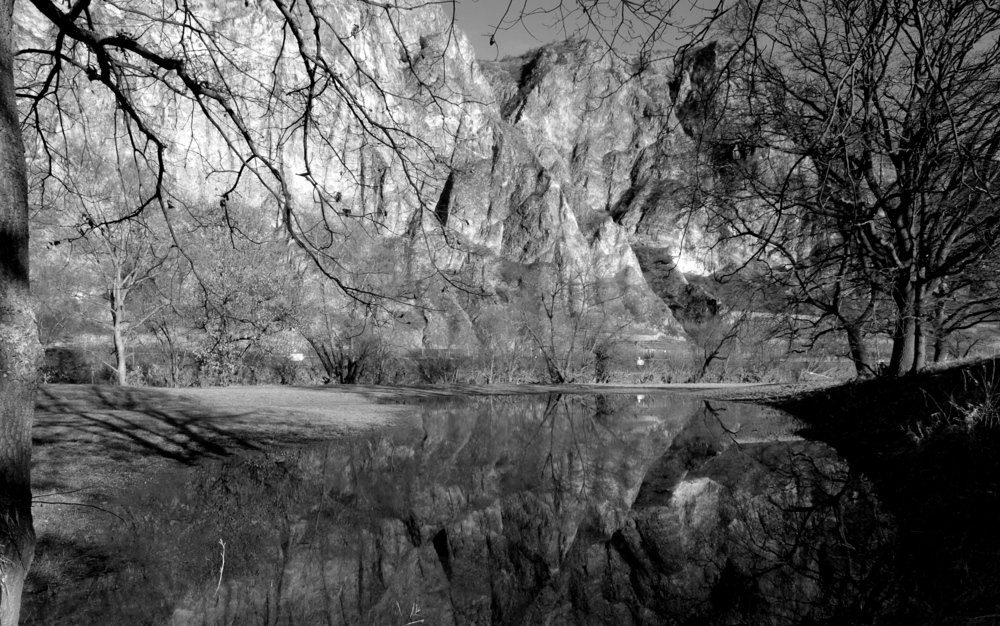 Rotenfels im See 2