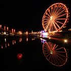 Roter Ballon mit Riesenrad