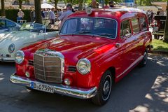 Roter Benz