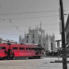 Roter Blickfang in Mailand