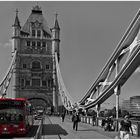 Roter Bus auf Tower Bridge London