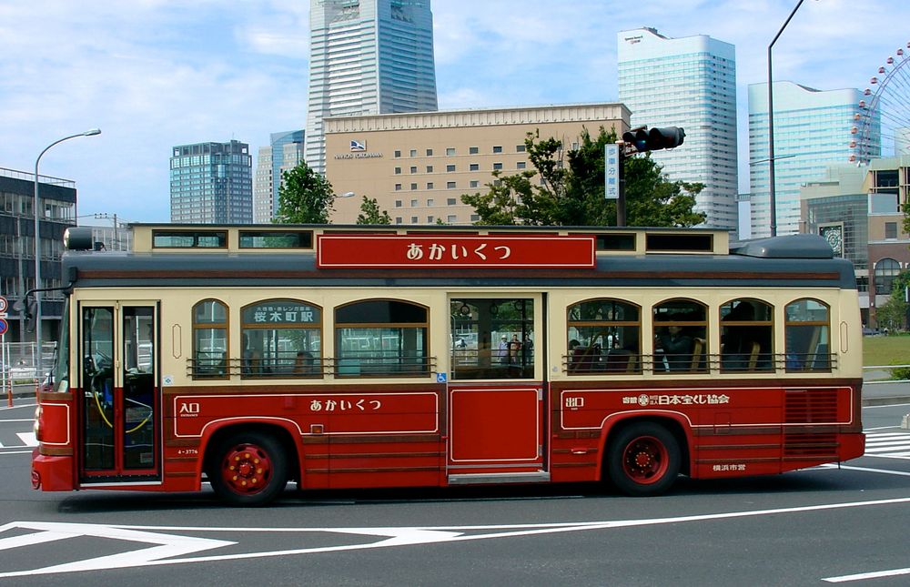 Roter Bus in Yokohama