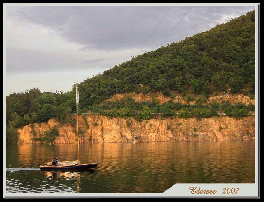 Roter Fels am Rehbach / Edersee