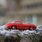 Roter Mercedes 300 SL