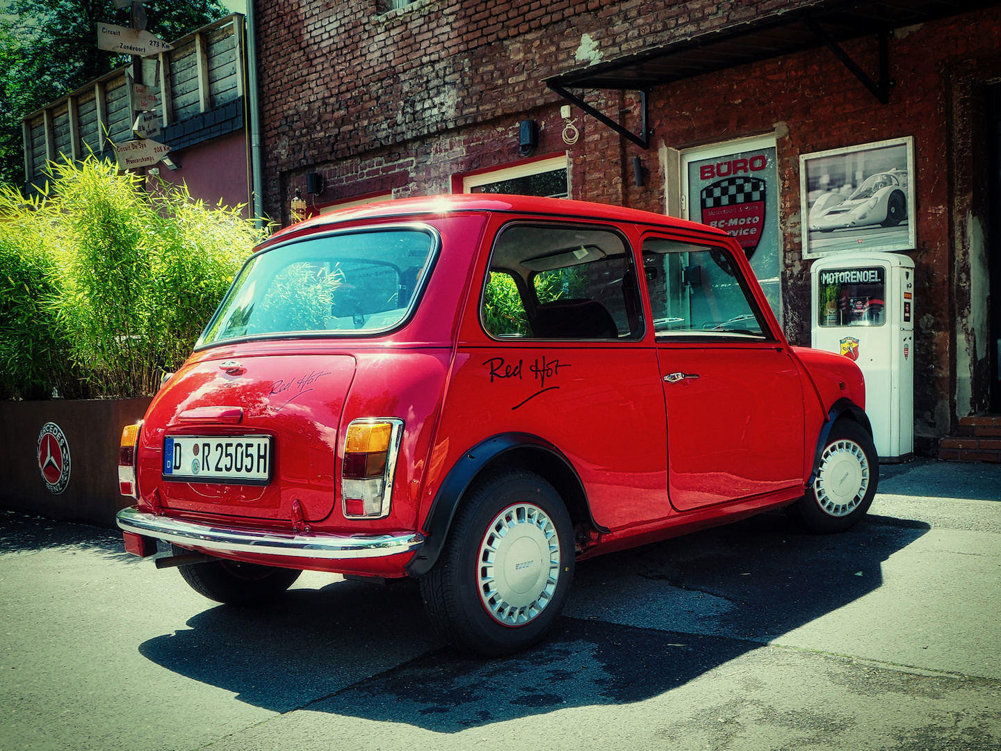 Roter Mini ...