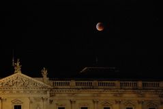 roter Mond in Wien