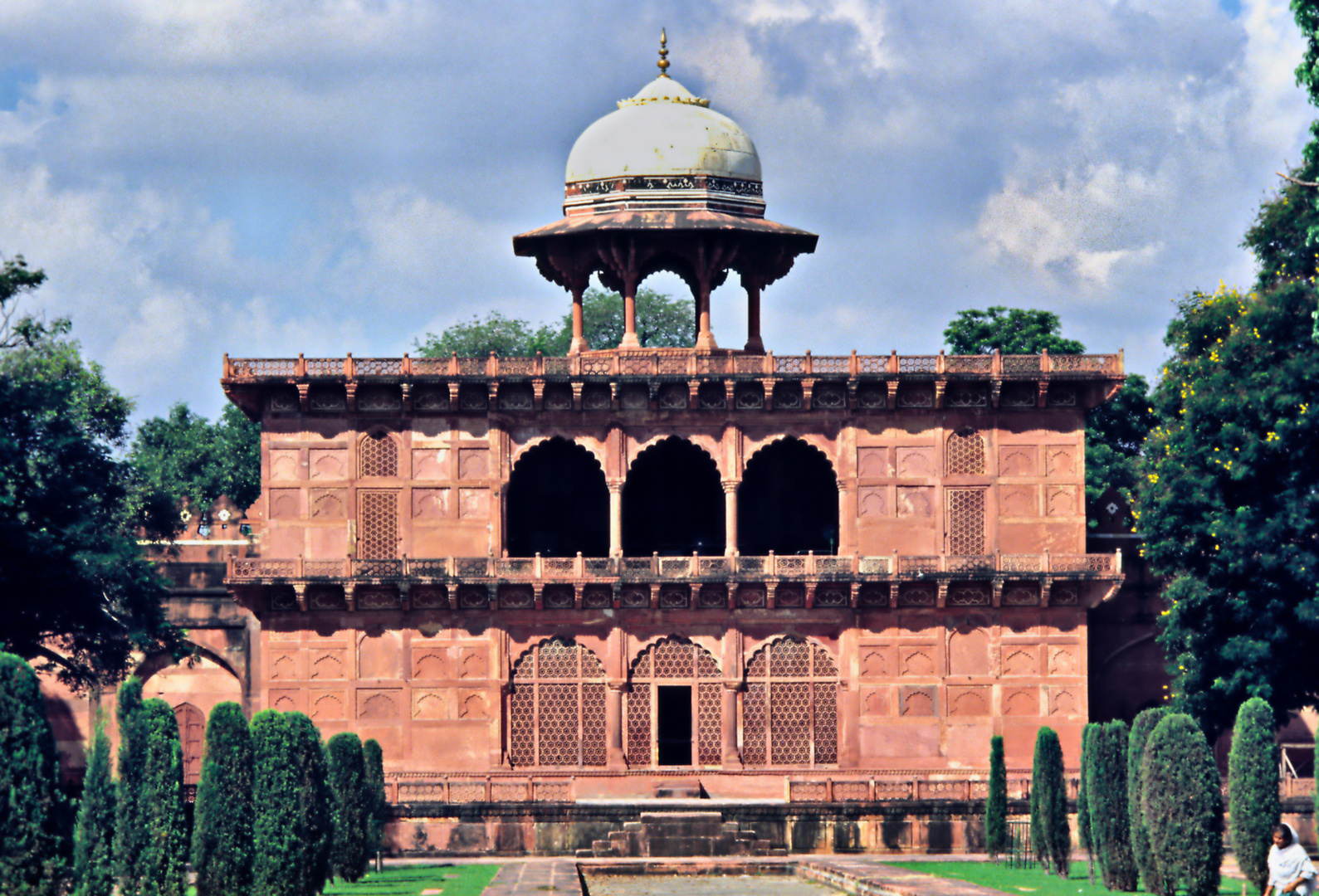 Roter Palast mit weißer Kuppel Foto & Bild architektur, asia, india