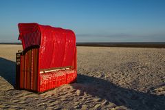 Roter Strandkorb