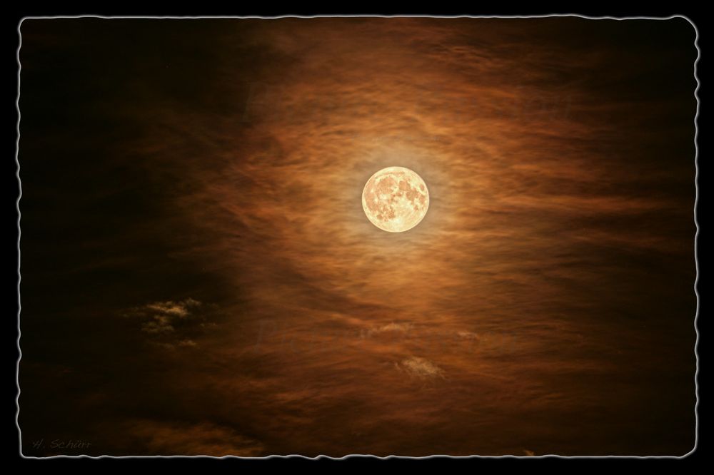 " Roter  Vollmond "