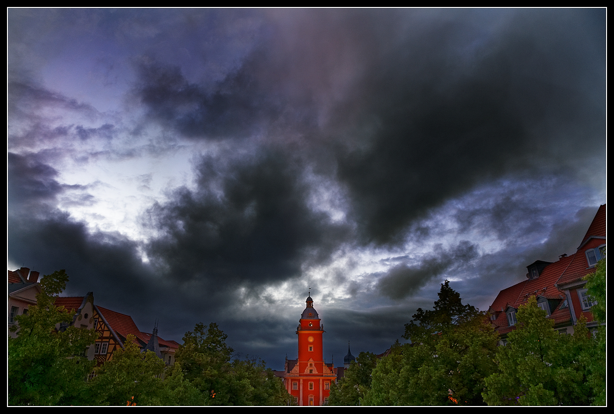 Roter Wolkenturm