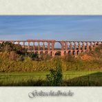 Roter Zug auf der Göltzschtalbrücke