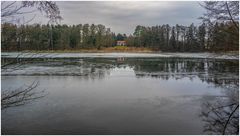 rotes Dach am See