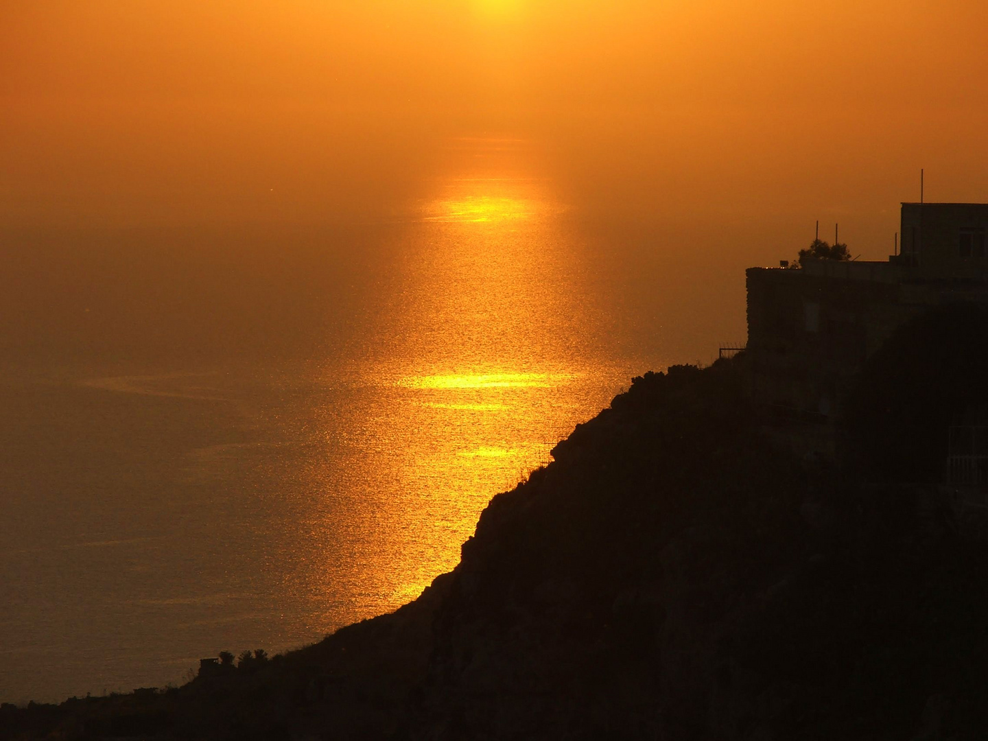 Rotes Gold fließt ins Meer