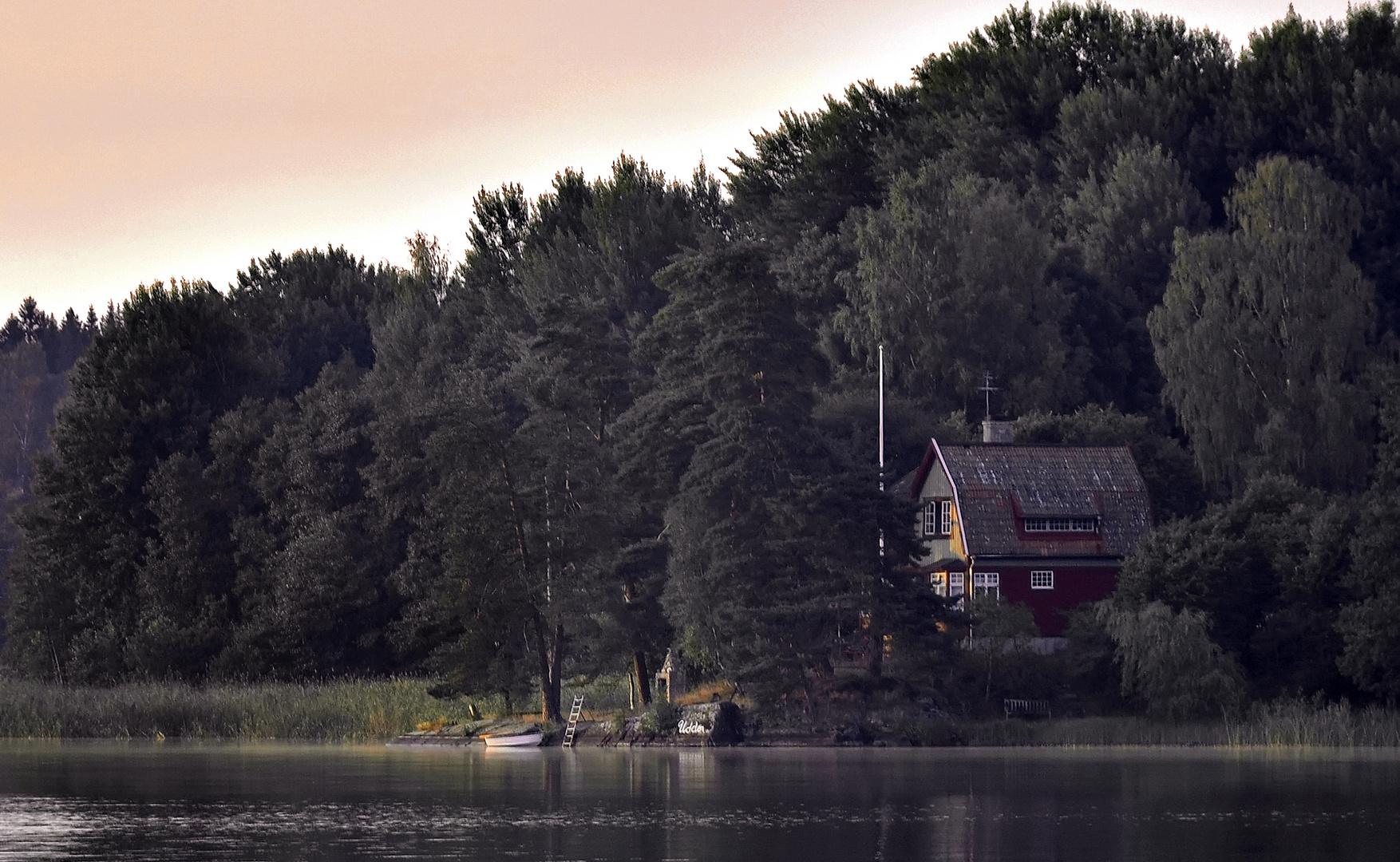 ROTES HAUS AM SEE