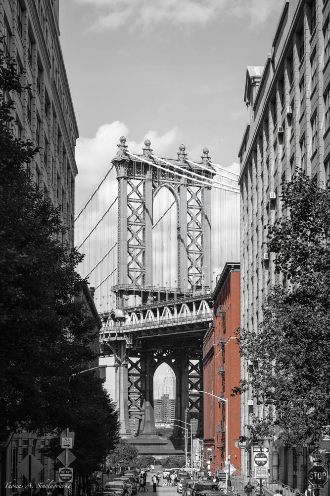 Rotes Haus an der Manhattan Bridge