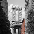 Rotes Haus an der Manhattan Bridge