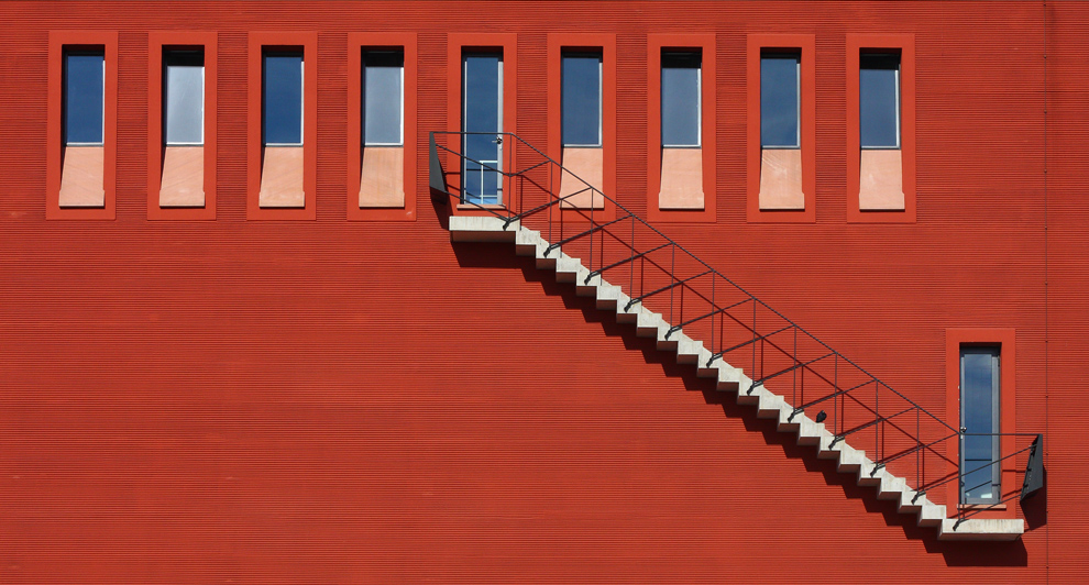 Rotes Haus mit Treppe