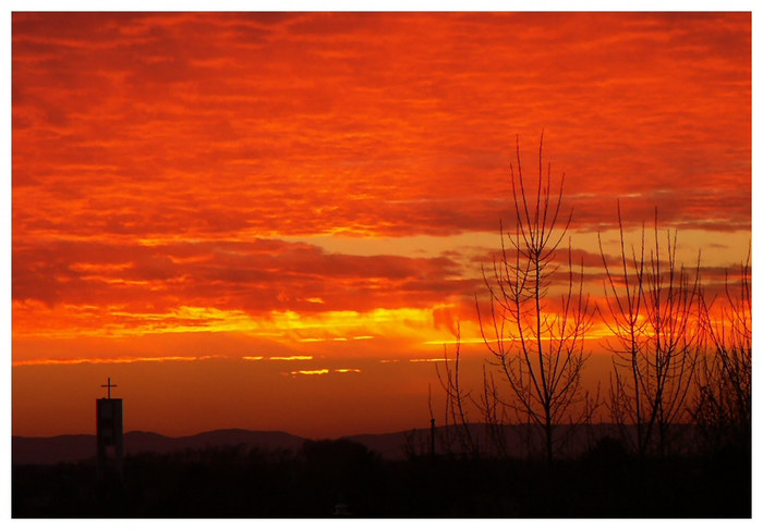 Rotes Himmelsblau