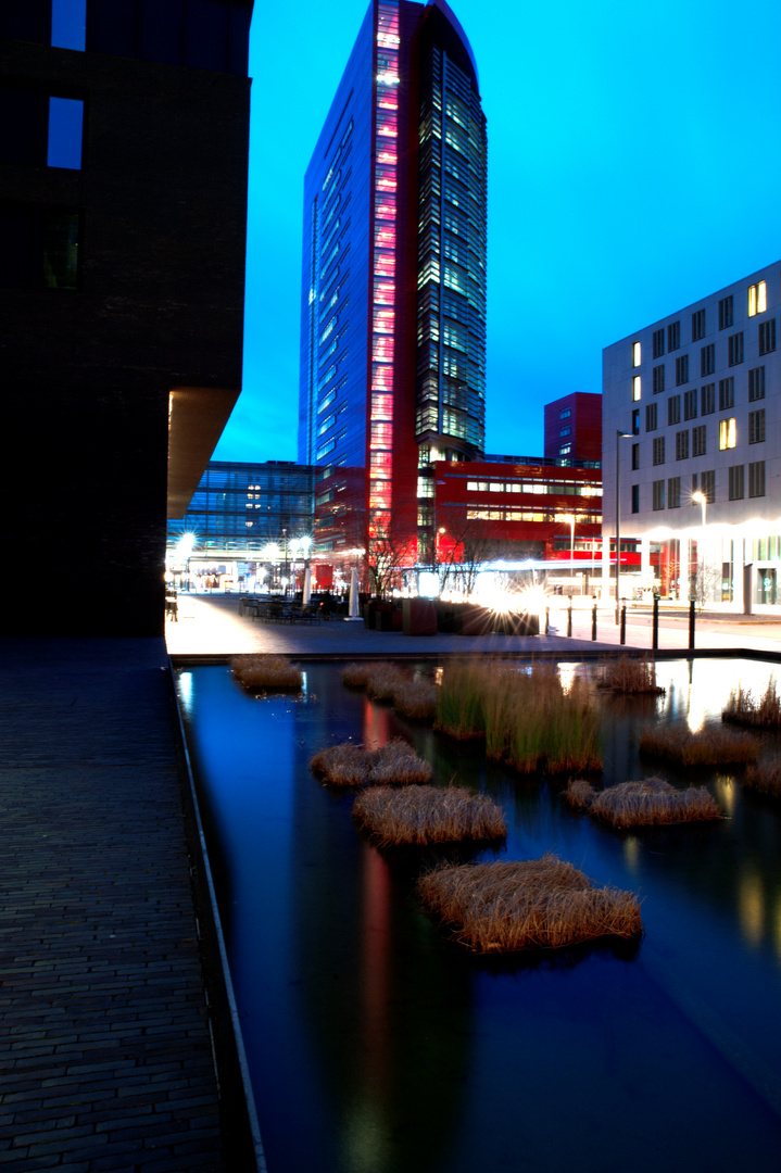 Rotes Hochhaus